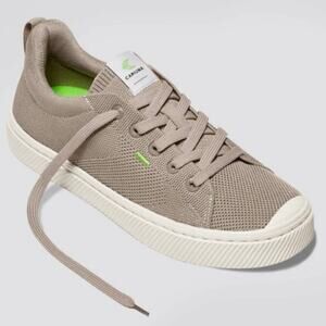 Cariuma Sand IBI Low Knit Sneakers